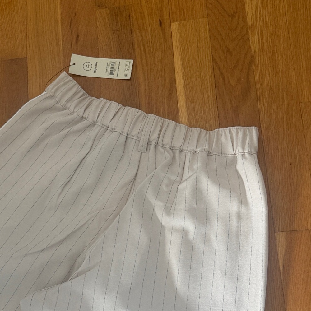 White Pinstripe Wide-Leg Pants - Picture 6 of 7